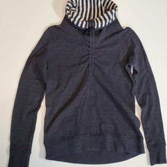 Size 4 - Lululemon In A Cinch Cowl Neck Sweatshirt - Picture 2 of 2